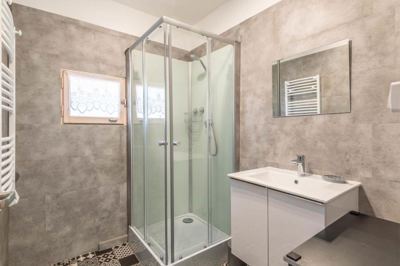 آنسي Ideally Located Furnished Townhouse With 3 Bedrooms Parking & Garden المظهر الخارجي الصورة